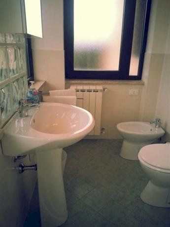 Family Room Bathroom,749613125:JPEG